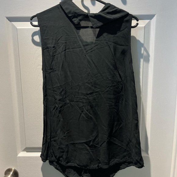 Brandy Melville Shirt - Picture 2 of 2